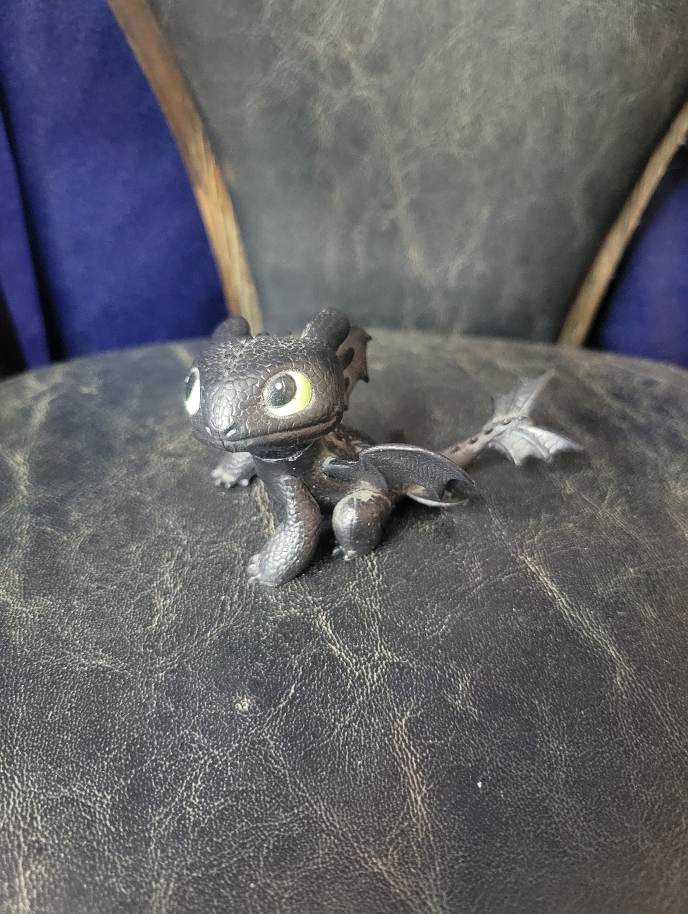 Dreamworks Black Toothless Night Fury Figure